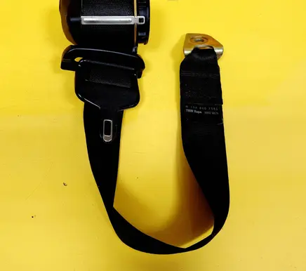 Mercedes-Benz E W124 Rear seatbelt 1248607585