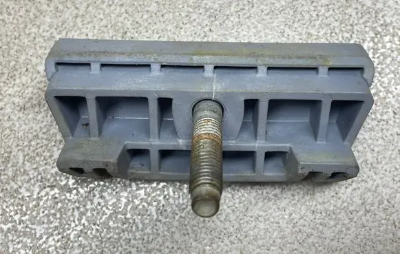 Opel Insignia A Battery bracket 09115187