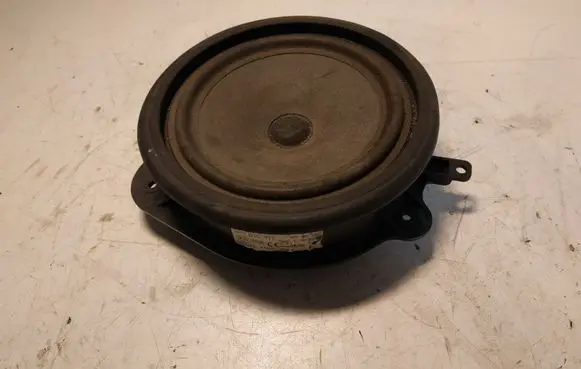 Audi A3 S3 8P Front door speaker 8P0035411