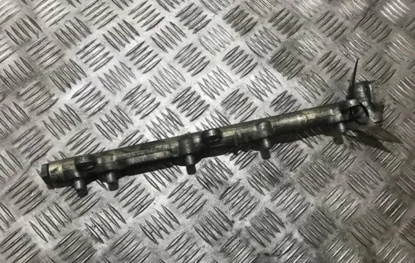 Mercedes-Benz A W168 Fuel main line pipe A6680700095 0445214005