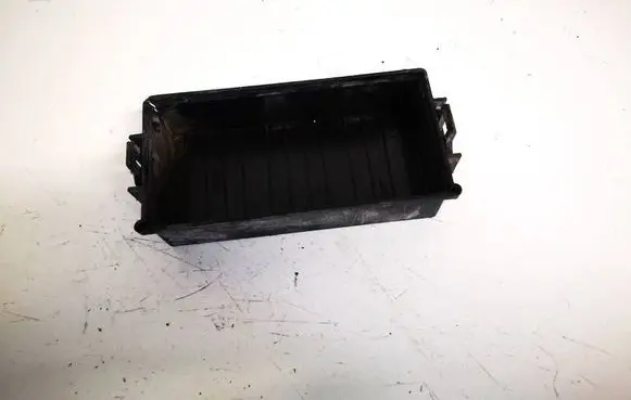 Dodge Caliber Fuse box cover 