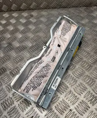 Mercedes-Benz E A207 Knee airbag 2048600200