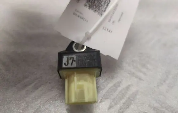 Lexus RX 450H Airbag deployment crash/impact sensor 8983128040