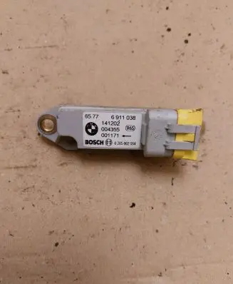 BMW X5 E53 Airbag deployment crash/impact sensor 6911038 141202 0285002064