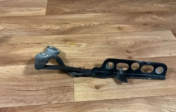 Ford Mondeo Mk III Engine bonnet/hood hinges 