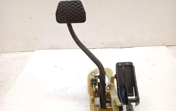 BMW 7 F01 F02 F03 F04 Brake pedal 6775368