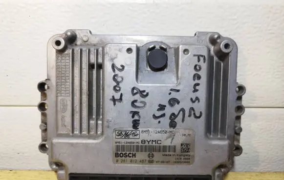 Ford Focus Engine control unit/module 8M5112A650MC 0281012487