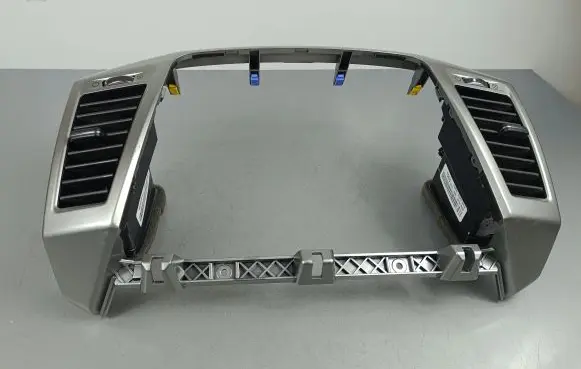 Radio/GPS head unit trim