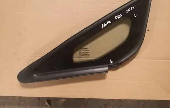 Nissan Note (E12) Front triangle window/glass 768213VV0A