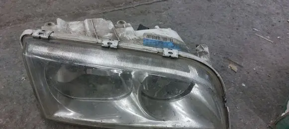 Volvo S40, V40 Headlight/headlamp 30899683
