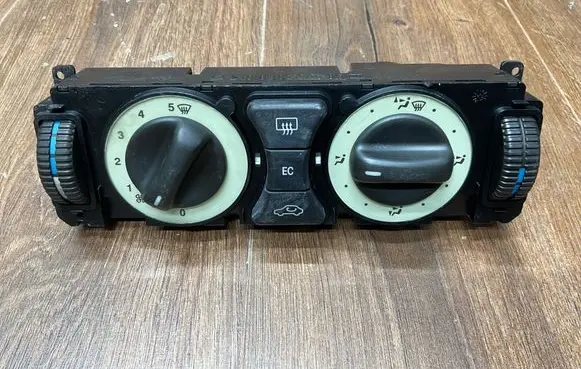 Mercedes-Benz E W210 Climate control unit 2108300385
