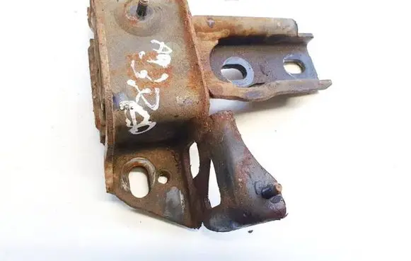 Volvo S70 V70 V70 XC Engine mount bracket