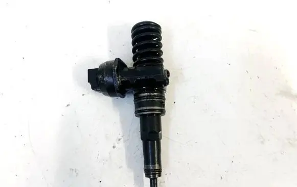 Volkswagen Golf IV Fuel injector 041472003