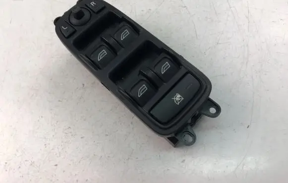 Volvo V50 Electric window control switch 30773210