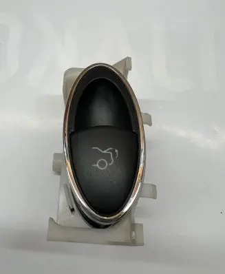 Mercedes-Benz E W211 Tailgate opening switch A2118211151 SWF501890