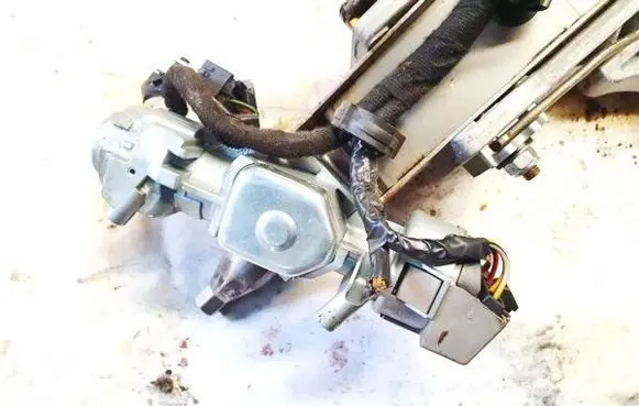 Ford Focus Ignition lock contact 