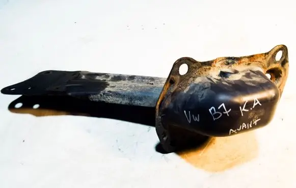 Volkswagen PASSAT B7 Rear suspension control arm 3C0501475A