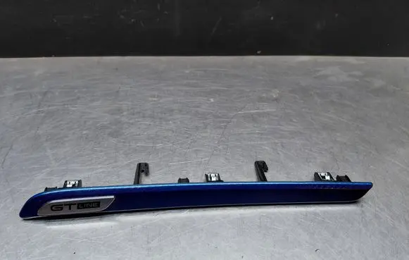 Renault Megane IV Side skirt rear trim 684123581R 684125491R