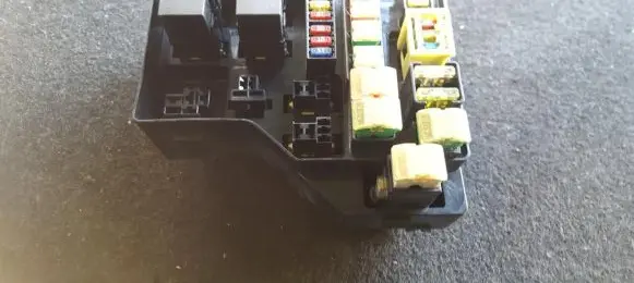 Mitsubishi Carisma Fuse box set b21342