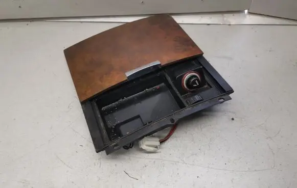 Ashtray (front)