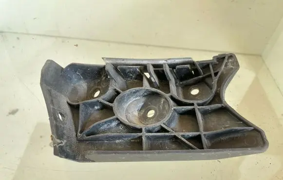 Seat Toledo III (5P) Front bumper mounting bracket 5P0807184A