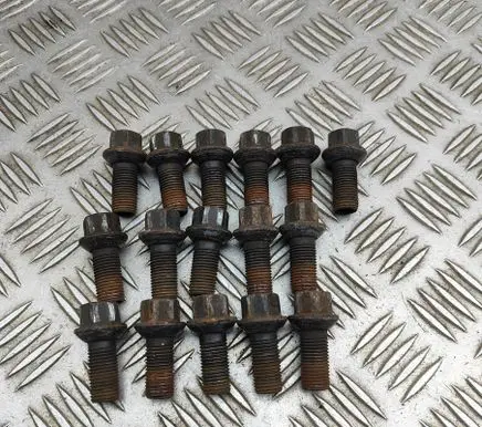 Mercedes-Benz C W204 Nuts/bolts A0009901707