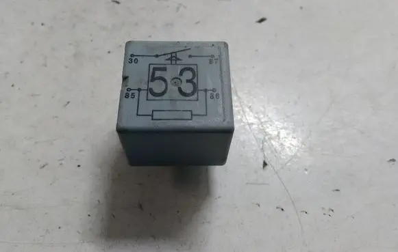 Volkswagen Touareg I Other relay 141951253B
