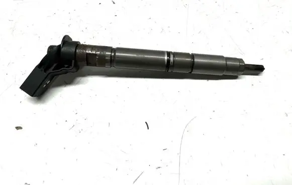 Audi A4 S4 B8 8K Fuel injector 059130277CD