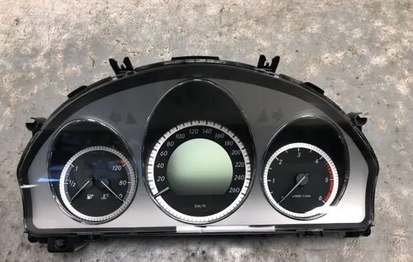 Mercedes-Benz C W204 Speedometer (instrument cluster) A2049002105