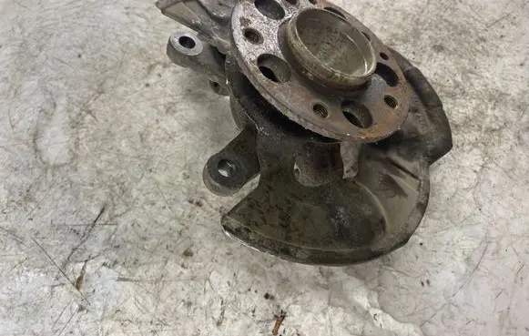 Mercedes-Benz A W168 Front wheel hub spindle knuckle