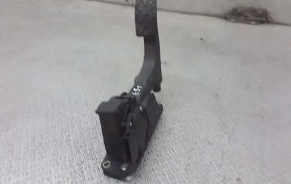 Volkswagen Fox Accelerator throttle pedal