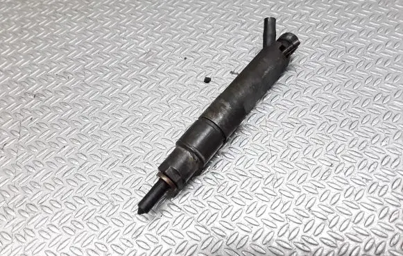 Volkswagen Sharan Fuel injector 028130201T