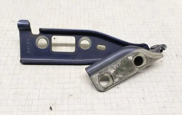 Ford Fiesta Engine bonnet/hood hinges 2S61168003A