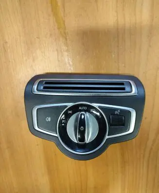 Fog light switch