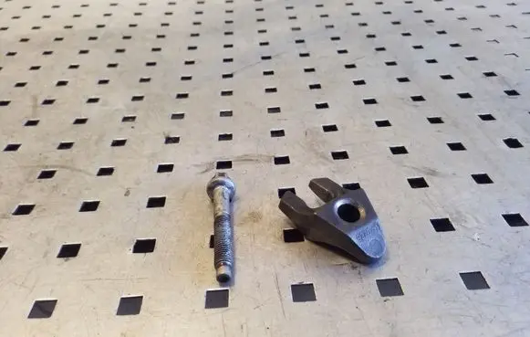 Citroen DS4 Fuel Injector clamp holder