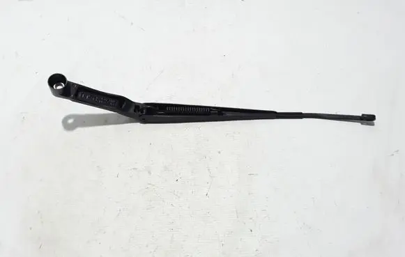 Front wiper blade arm