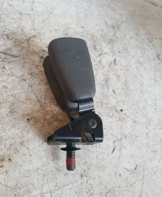 Volvo S60 Middle seatbelt buckle (rear) 