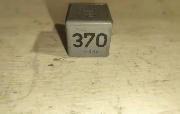 Audi A6 S6 C6 4F Other relay 8D0951253 23134520
