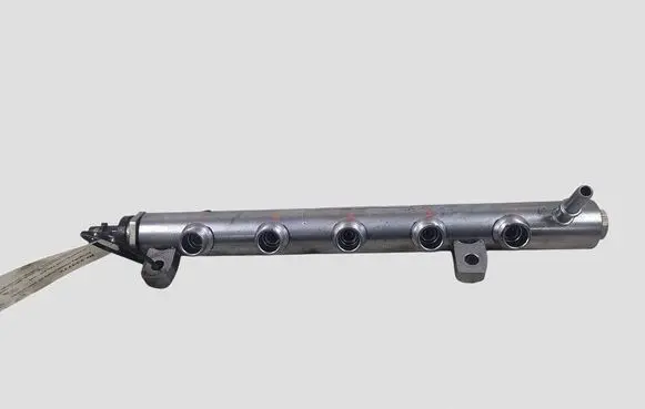 Nissan X-Trail T31 Fuel main line pipe 8201044829 175216420R