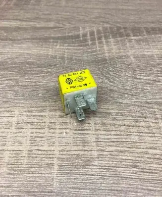 Renault Scenic II - Grand scenic II Other relay 7700844253