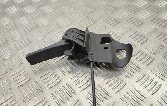 Engine bonnet (hood) release handle