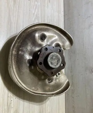 Rear wheel hub