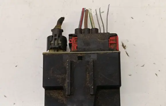 Opel Crossland X Glow plug pre-heat relay 9652021180