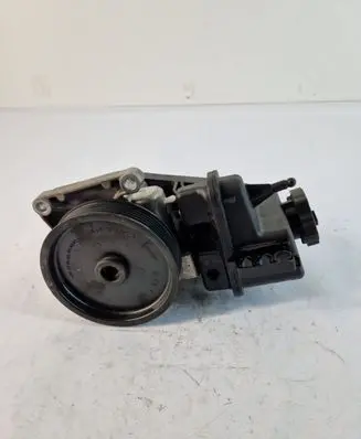 Mercedes-Benz E W212 Power steering pump A0064664701