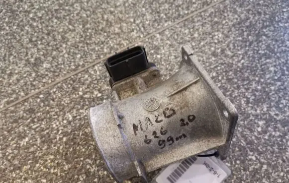 Mazda 626 Mass air flow meter F82F12B579DA
