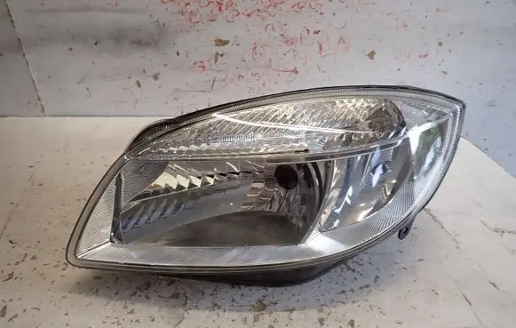Skoda Fabia Mk2 (5J) Headlight/headlamp 5JJ941015