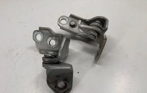 Ford Mustang VI Front door hinges set FR3Z6322810B FR3Z6322800B FR3Z6322800A