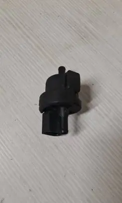 Volkswagen PASSAT B5.5 Valve vacuum 058133459F 1K04212132