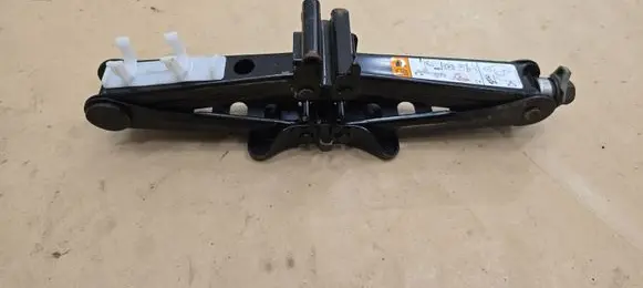 Ford Mondeo MK V Lift Jack ES7C17A078AA
