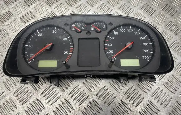 Volkswagen Golf IV Speedometer (instrument cluster) 1J0919861B 068913016